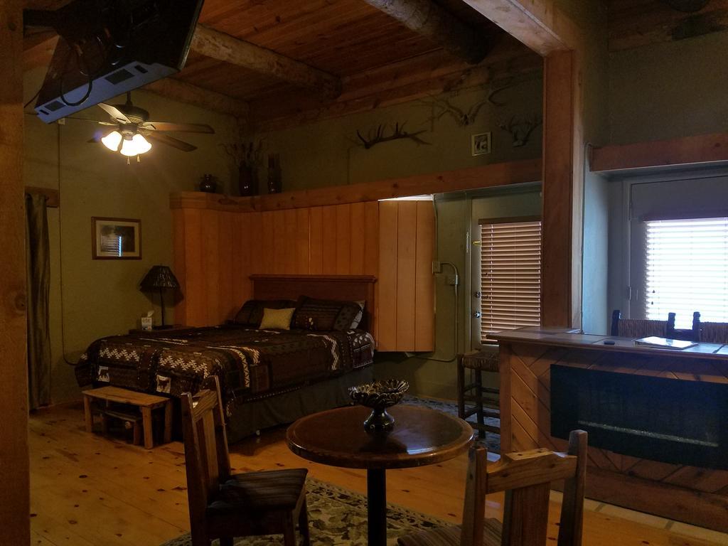 Dakota Spur Hotel Lead Екстериор снимка
